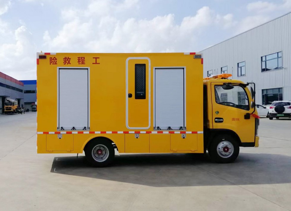 齊東方牌東風(fēng)多利卡型救險(xiǎn)車-2000方排水車 齊東方牌東風(fēng)多利卡型救險(xiǎn)車-2000方排水車