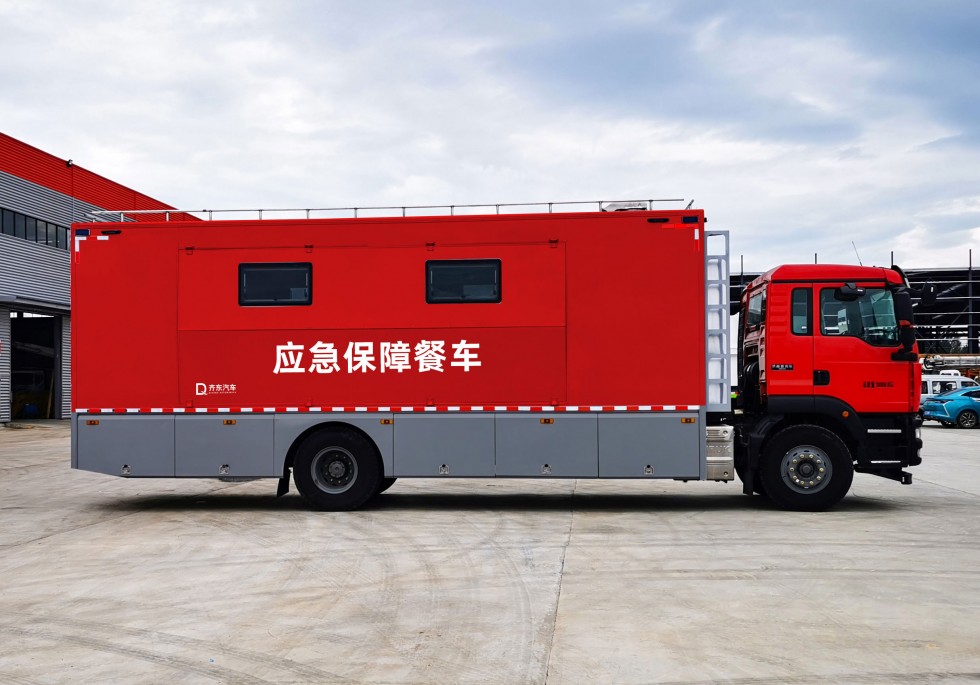 齊東方牌重汽汕德卡型餐車-可供300-500人餐飲 齊東方牌重汽汕德卡型餐車-可供300-500人餐飲